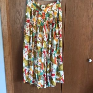 Vintage high waisted culotte pants! Very funky❤️💚🤍